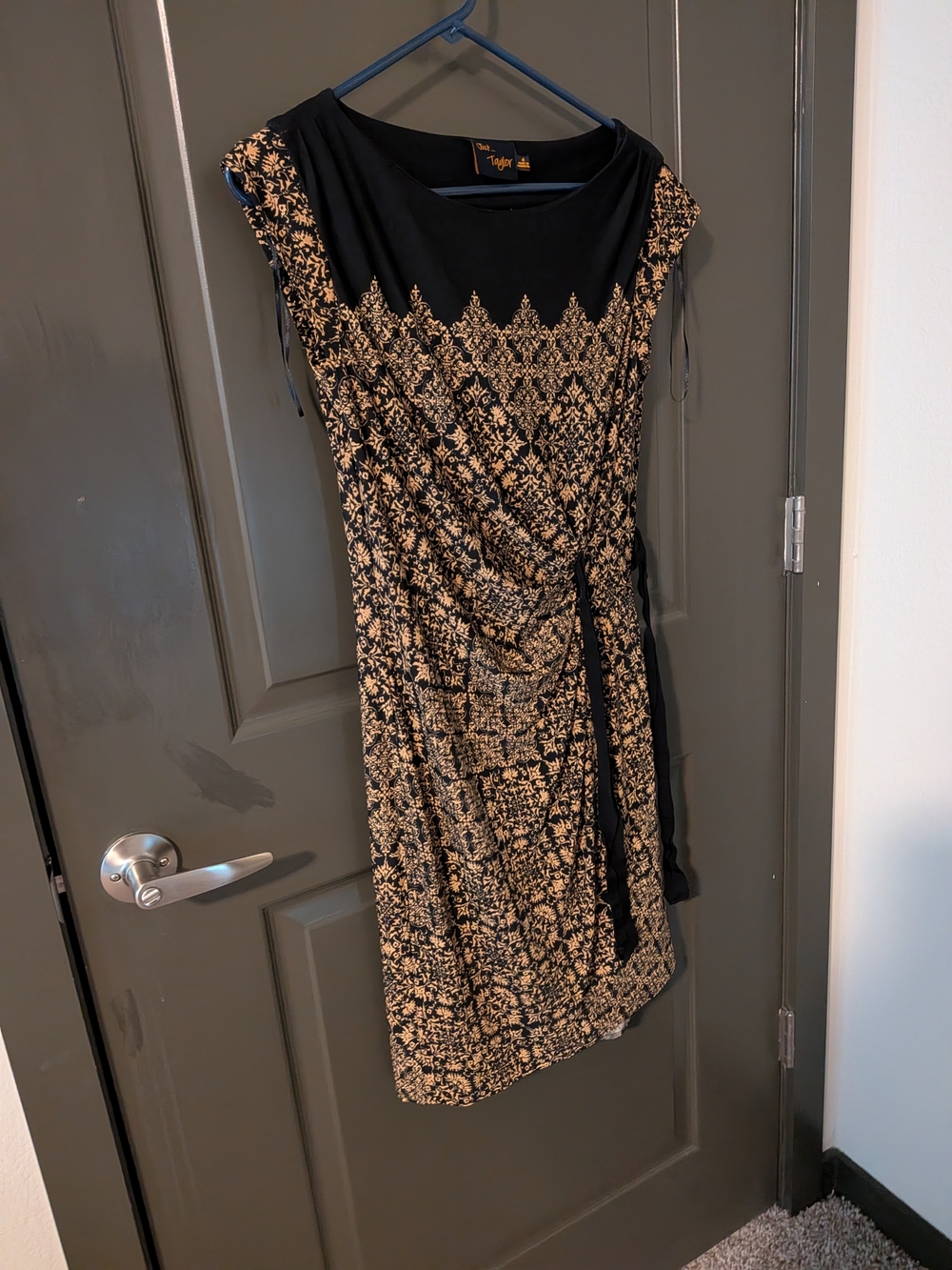Just...Taylor Black and Gold Printed Cap-Sleeve Midi Dress